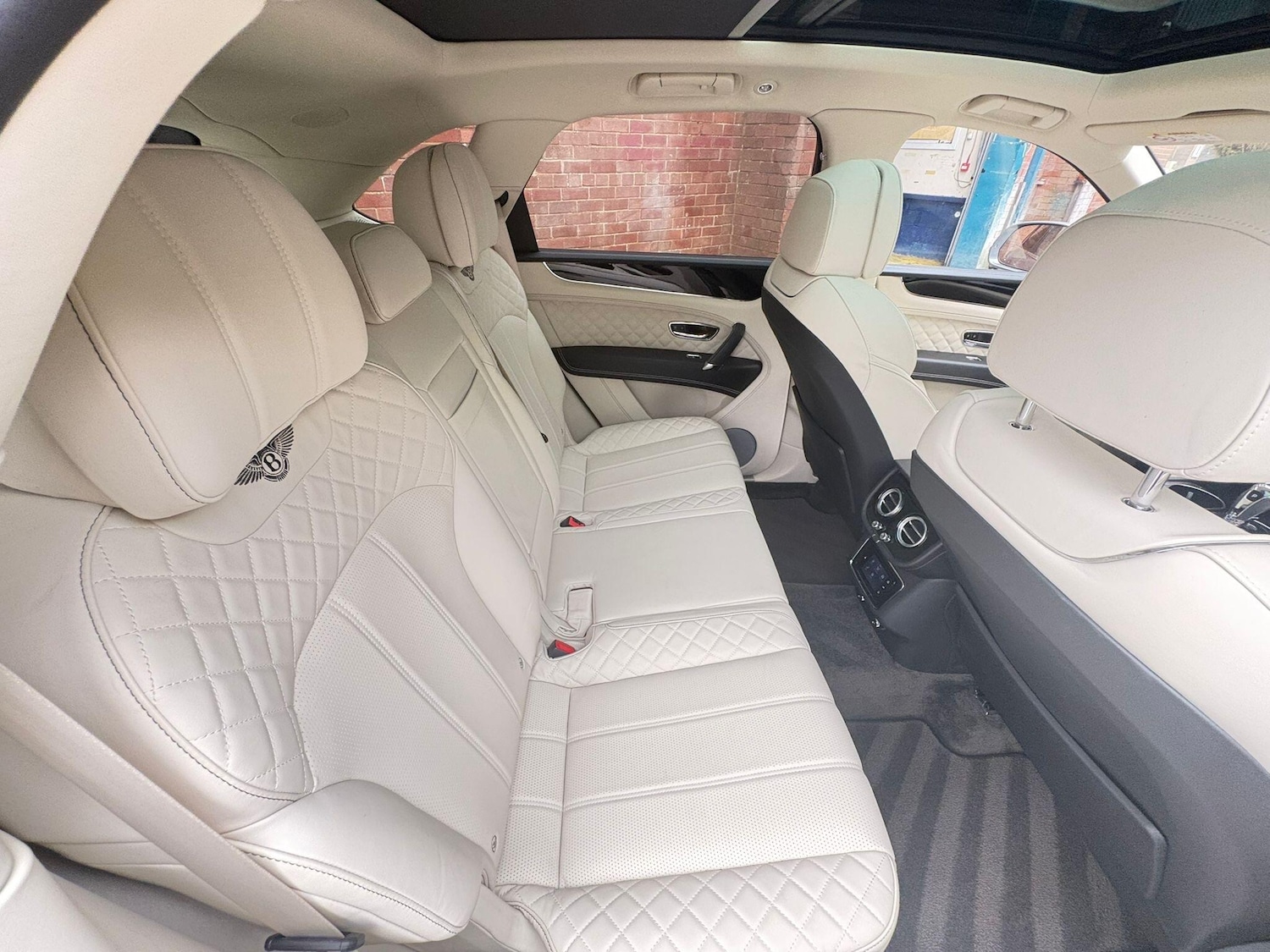 Used Bentley Bentayga 2018 for sale - 76473267: Photo 25