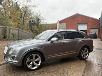 Used Bentley Bentayga 2018 for sale - 76473267: Photo