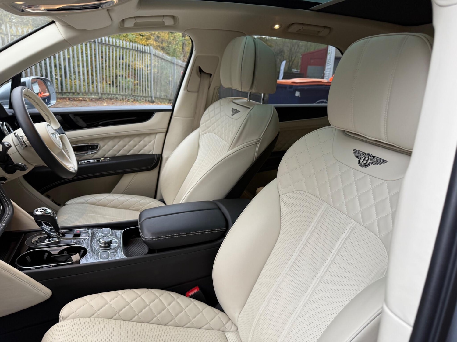 Used Bentley Bentayga 2018 for sale - 76473267: Photo 59