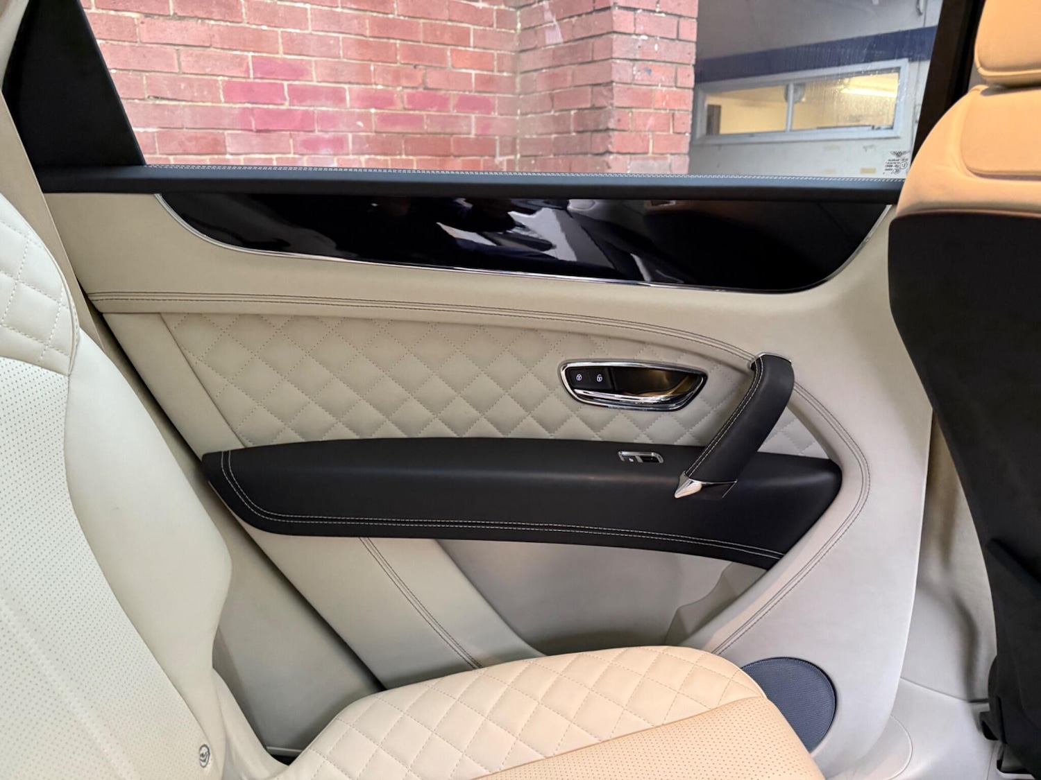 Used Bentley Bentayga 2018 for sale - 76473267: Photo 73