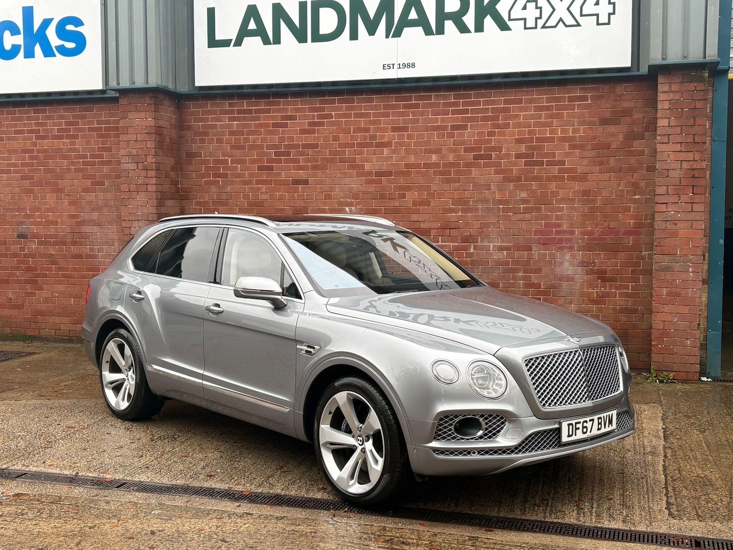 Used Bentley Bentayga 2018 for sale - 76473267: Photo 8