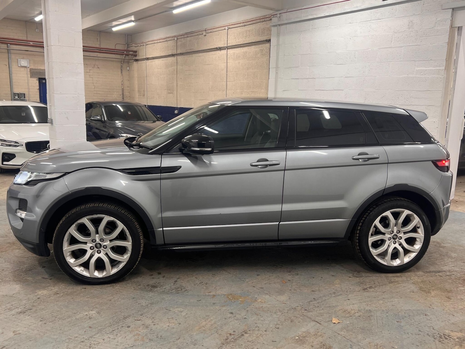 Used Land Rover Range Rover Evoque 2013 for sale - 77067162: Photo 2