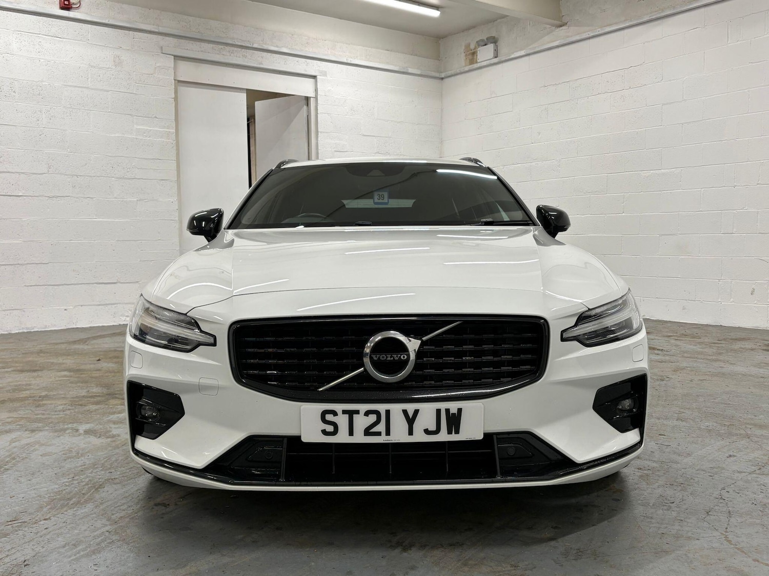 Used Volvo V60 2021 for sale - 76549317: Photo 2