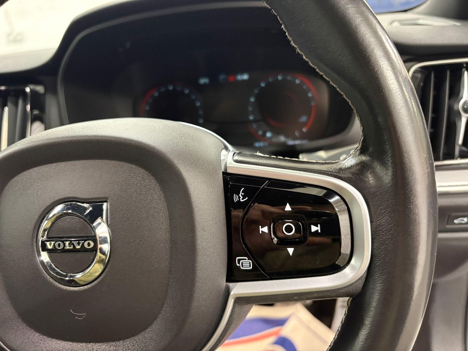 Used Volvo V60 2021 for sale - 76549317: Photo 21