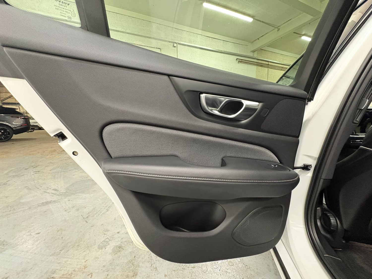 Used Volvo V60 2021 for sale - 76549317: Photo 24