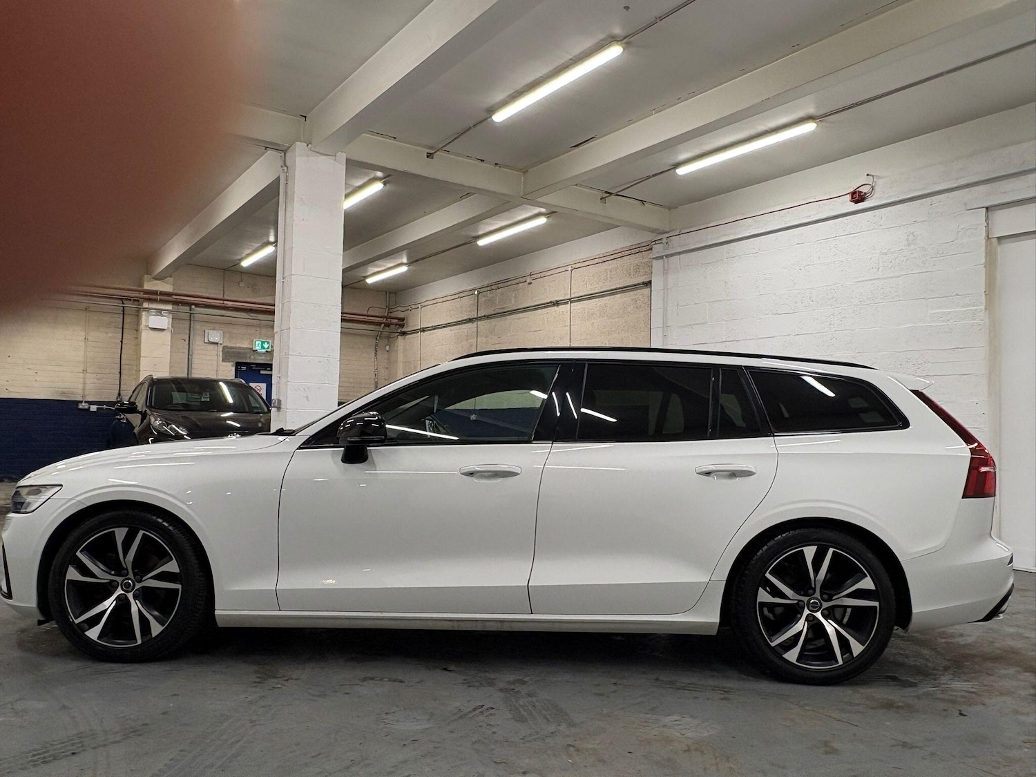 Used Volvo V60 2021 for sale - 76549317: Photo 7
