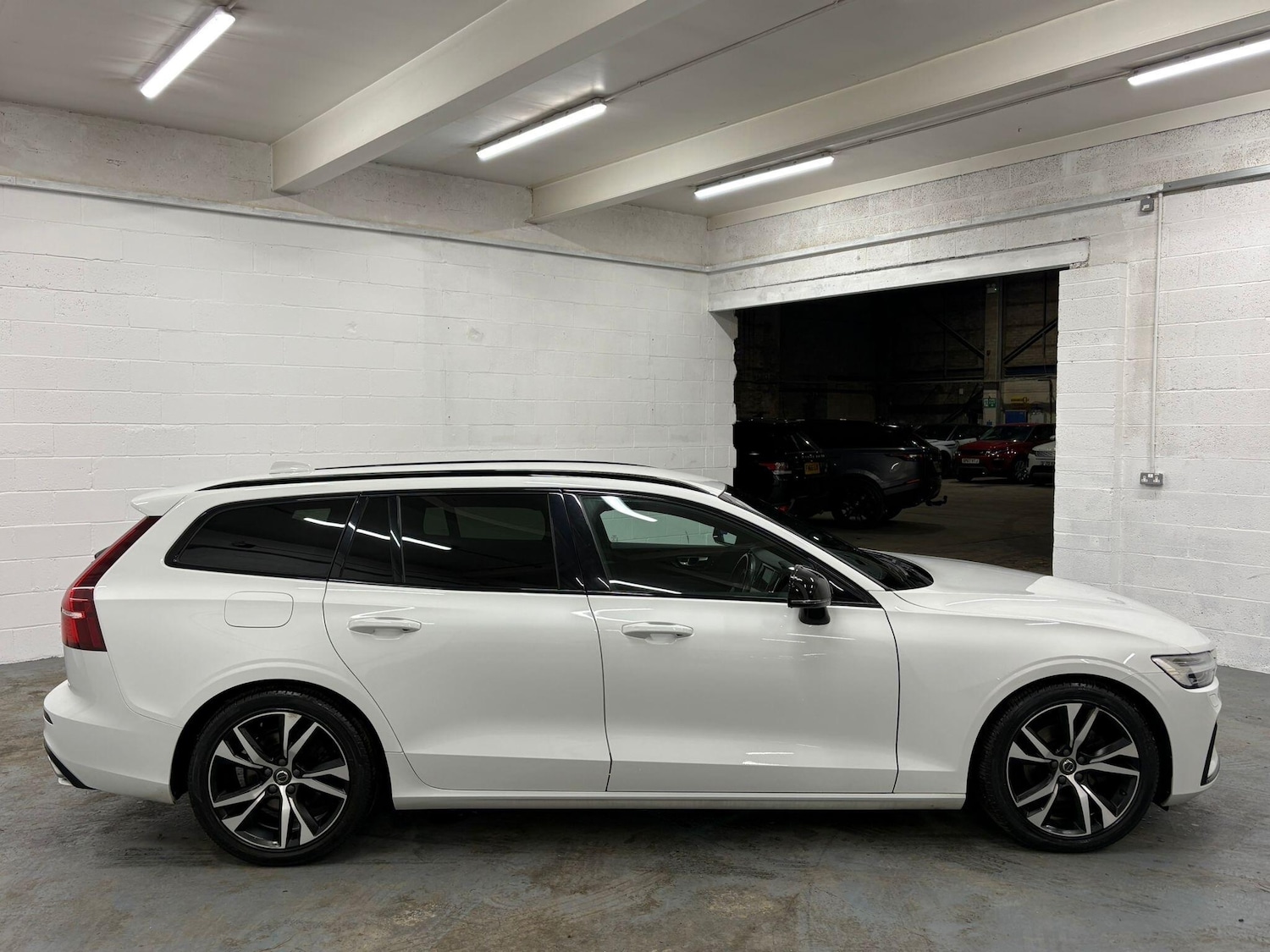 Used Volvo V60 2021 for sale - 76549317: Photo 9