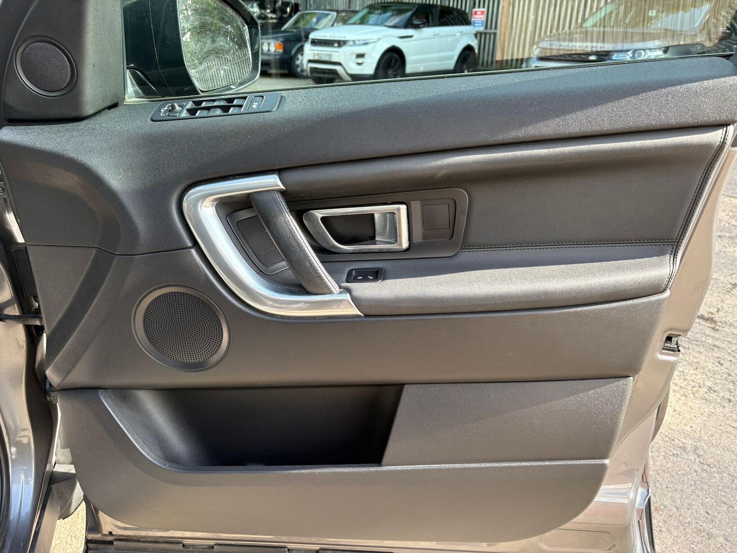 Used Land Rover Discovery Sport 2015 for sale - 76584559: Photo 12