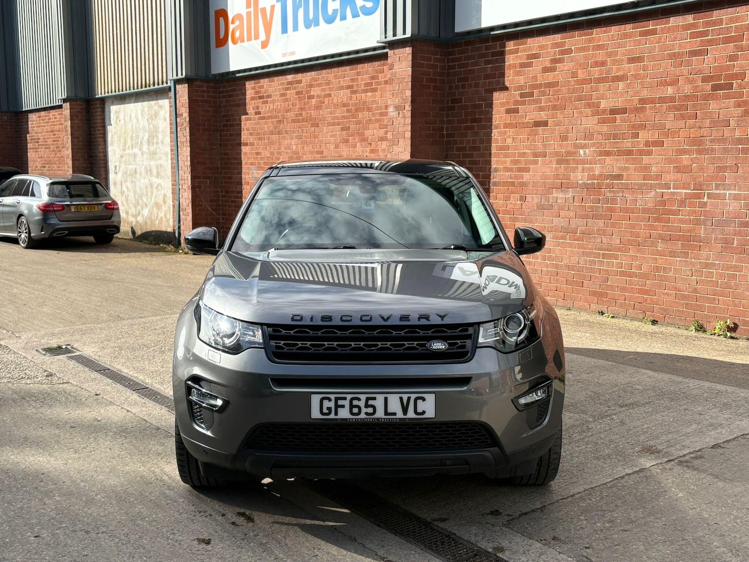 Used Land Rover Discovery Sport 2015 for sale - 76584559: Photo 2