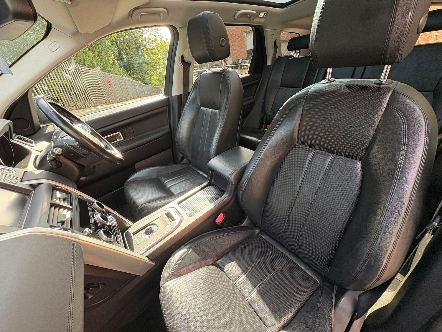 Used Land Rover Discovery Sport 2015 for sale - 76584559: Photo 27