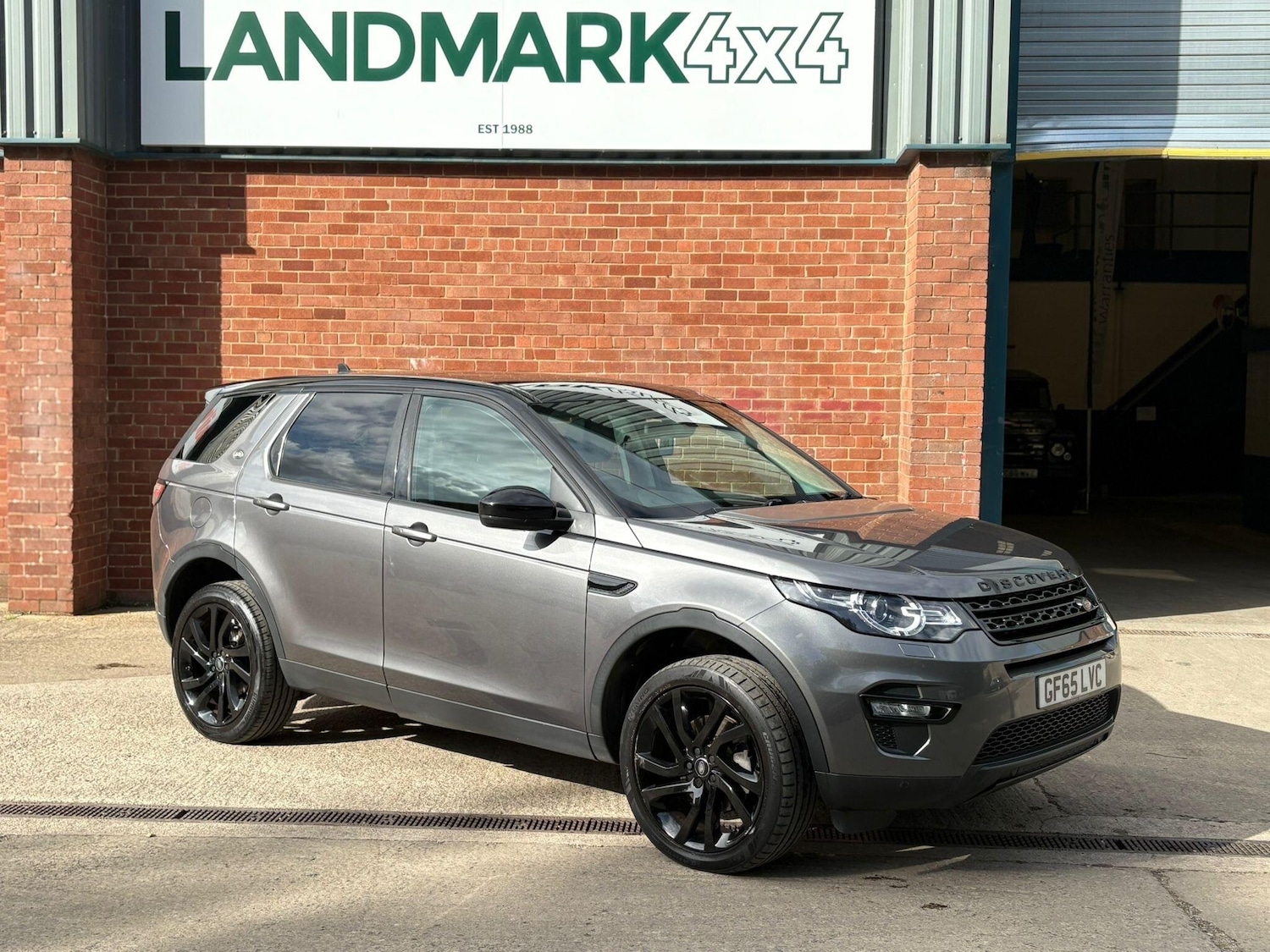Used Land Rover Discovery Sport 2015 for sale - 76584559: Photo 3