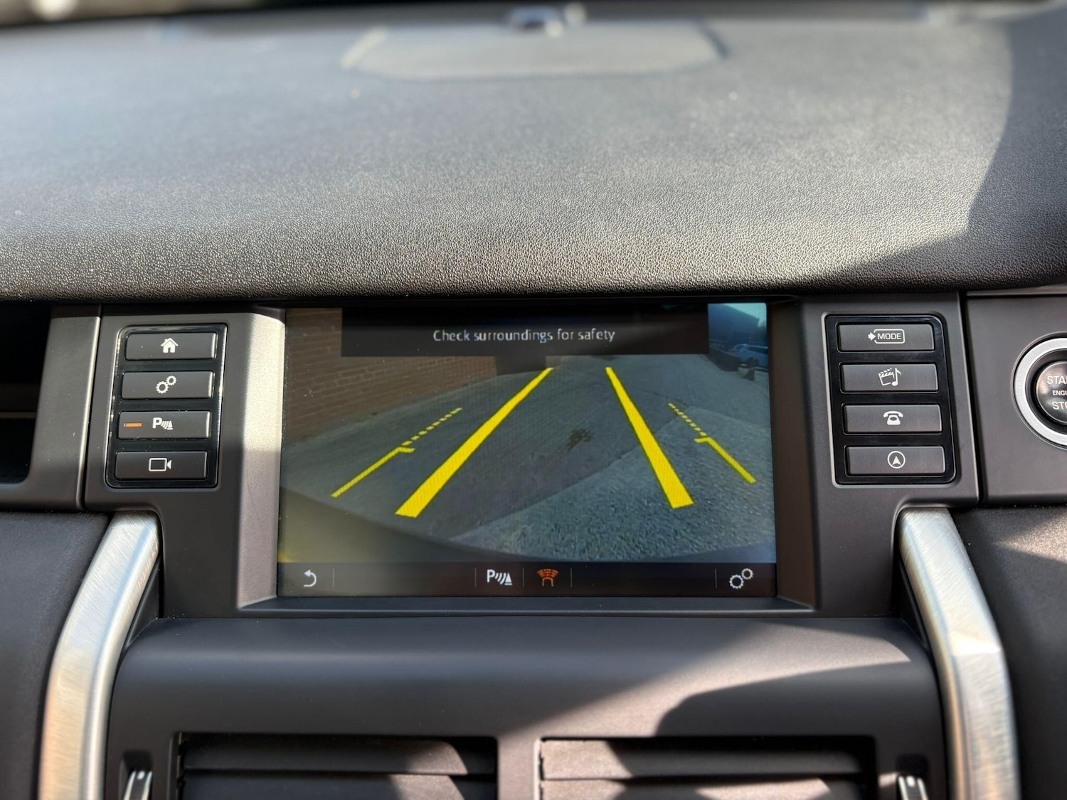 Used Land Rover Discovery Sport 2015 for sale - 76584559: Photo 30