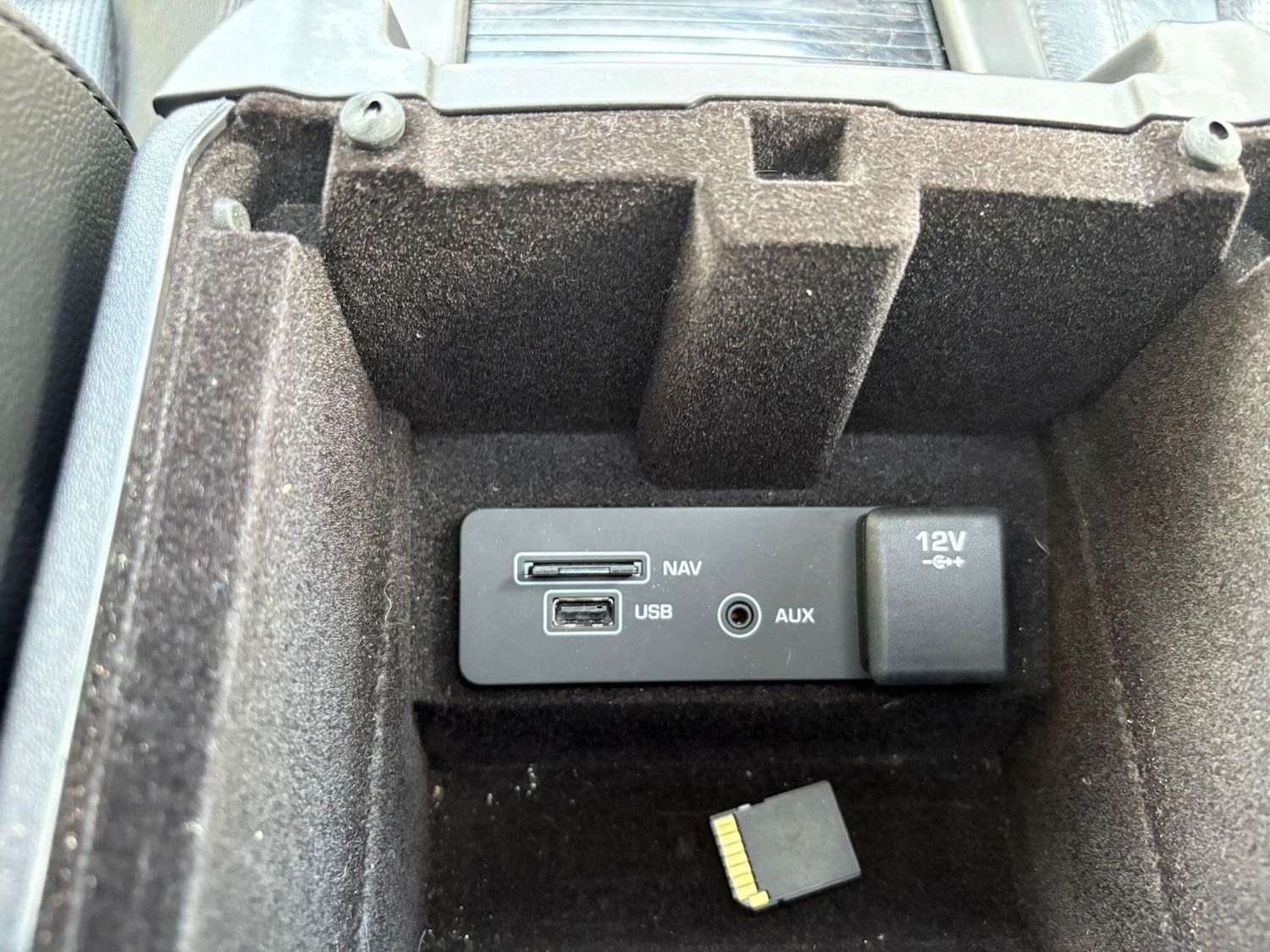 Used Land Rover Discovery Sport 2015 for sale - 76584559: Photo 32