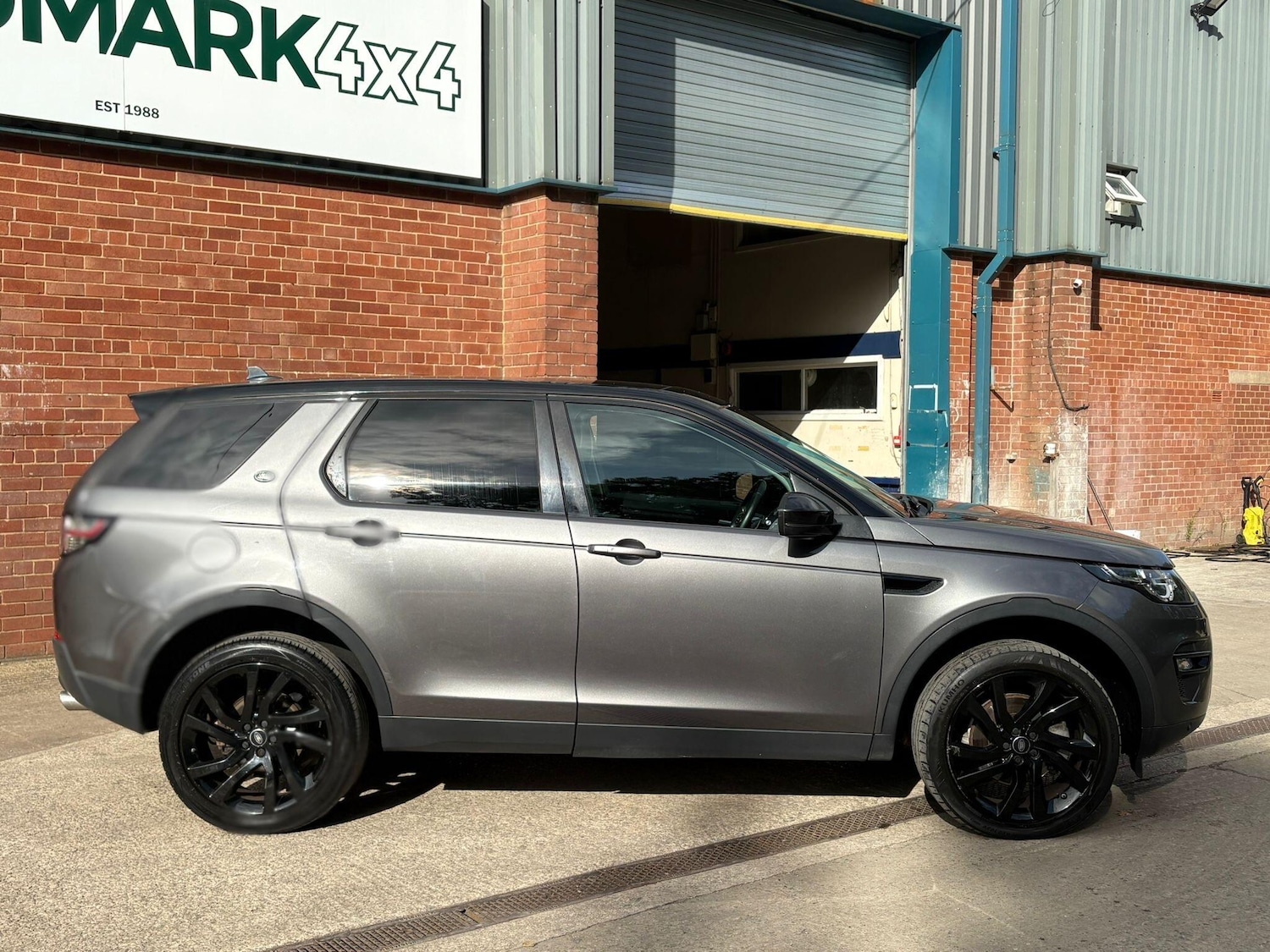 Used Land Rover Discovery Sport 2015 for sale - 76584559: Photo 5