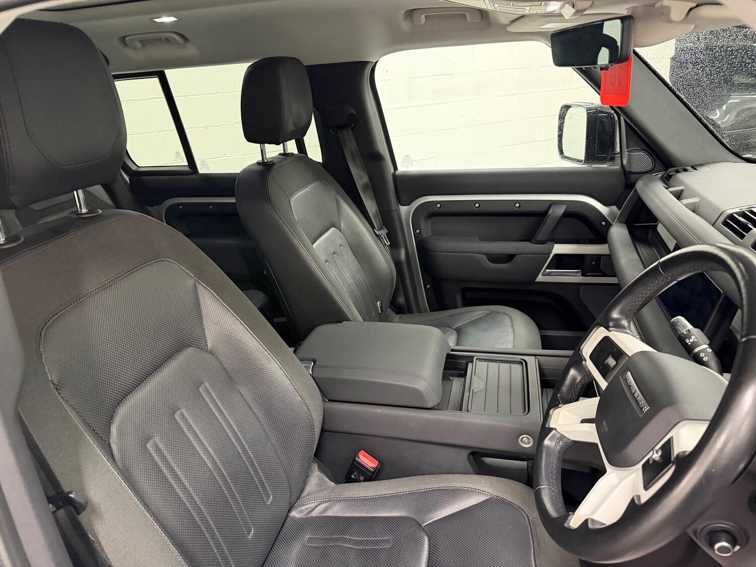 Used Land Rover Defender 2020 for sale - 77753884: Photo 11