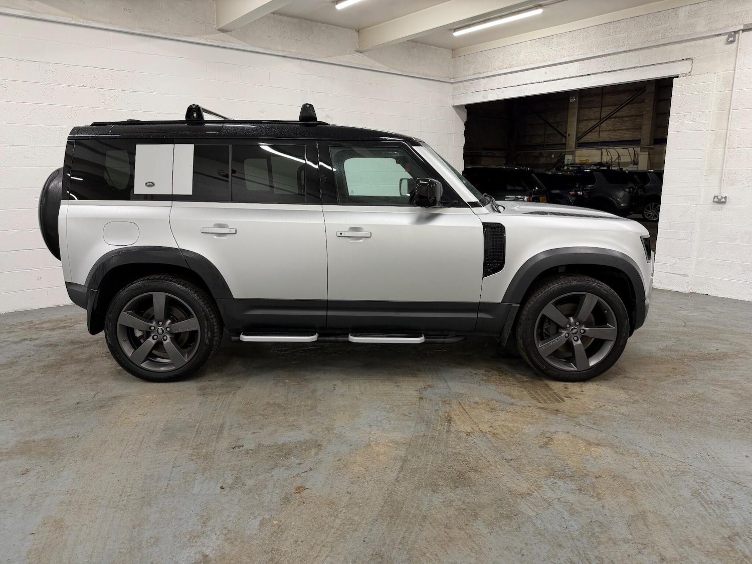 Used Land Rover Defender 2020 for sale - 77753884: Photo 8
