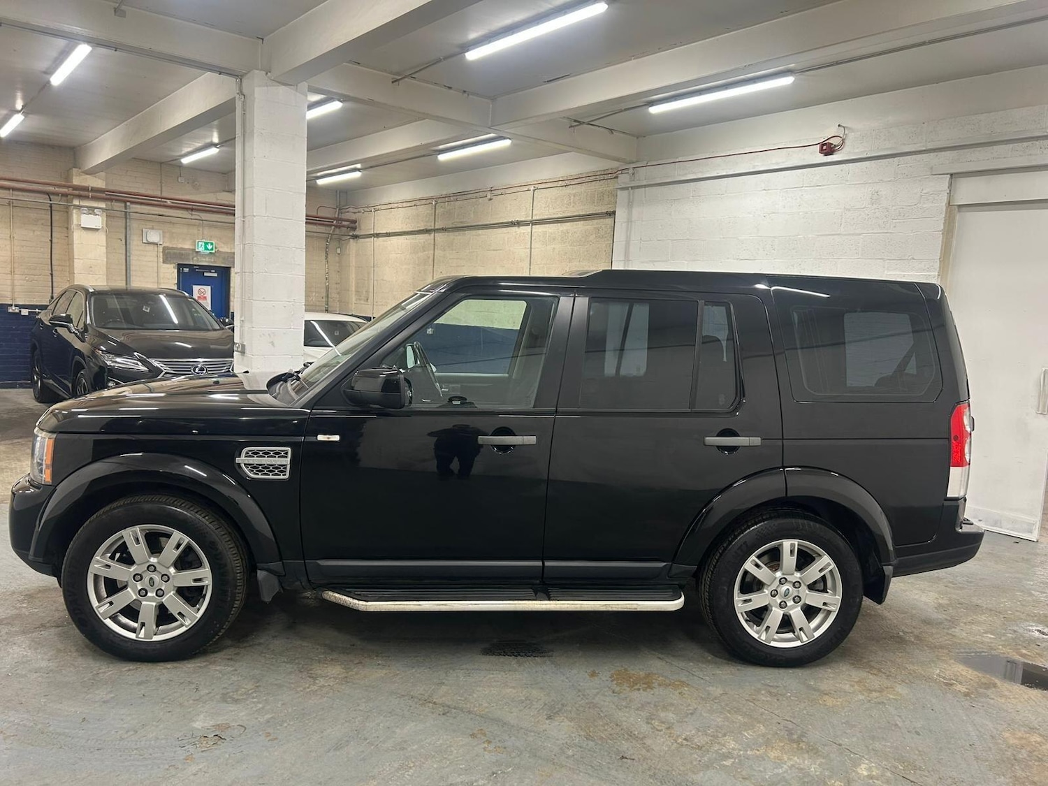 Used Land Rover Discovery 4 for sale - 77511053: Photo 2