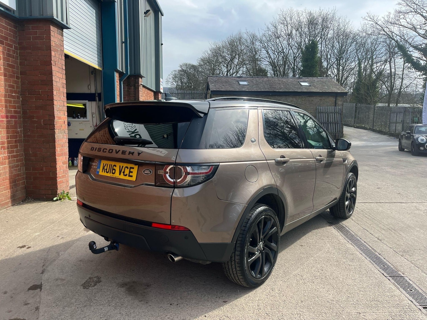 Used Land Rover Discovery Sport 2016 for sale - 76408654: Photo 2