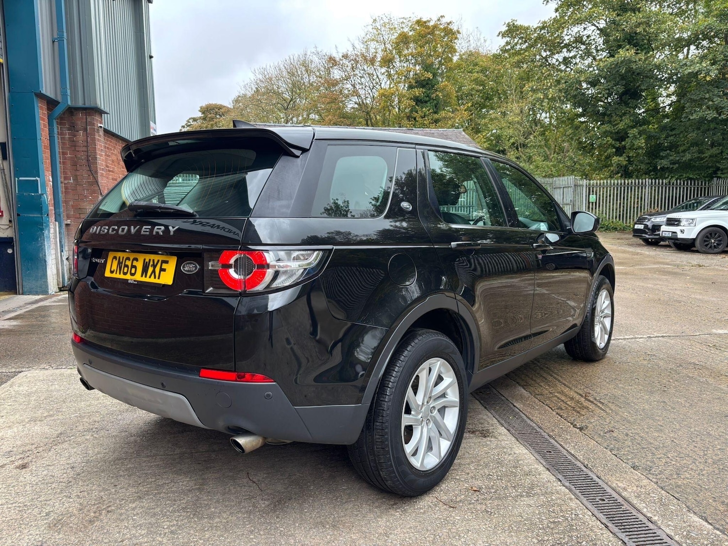Used Land Rover Discovery Sport 2016 for sale - 76167512: Photo 3