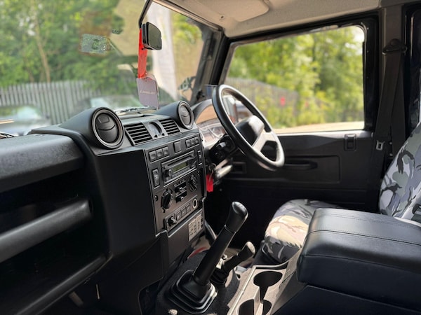Used Land Rover Defender 110 2012 for sale - 74978017: Photo 48