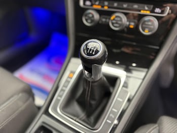 Used Volkswagen Golf 2018 for sale - 76613298: Photo