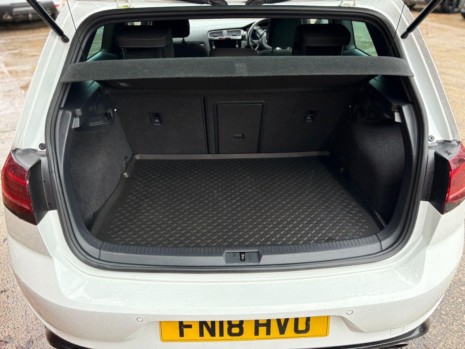 Used Volkswagen Golf 2018 for sale - 76613298: Photo 32