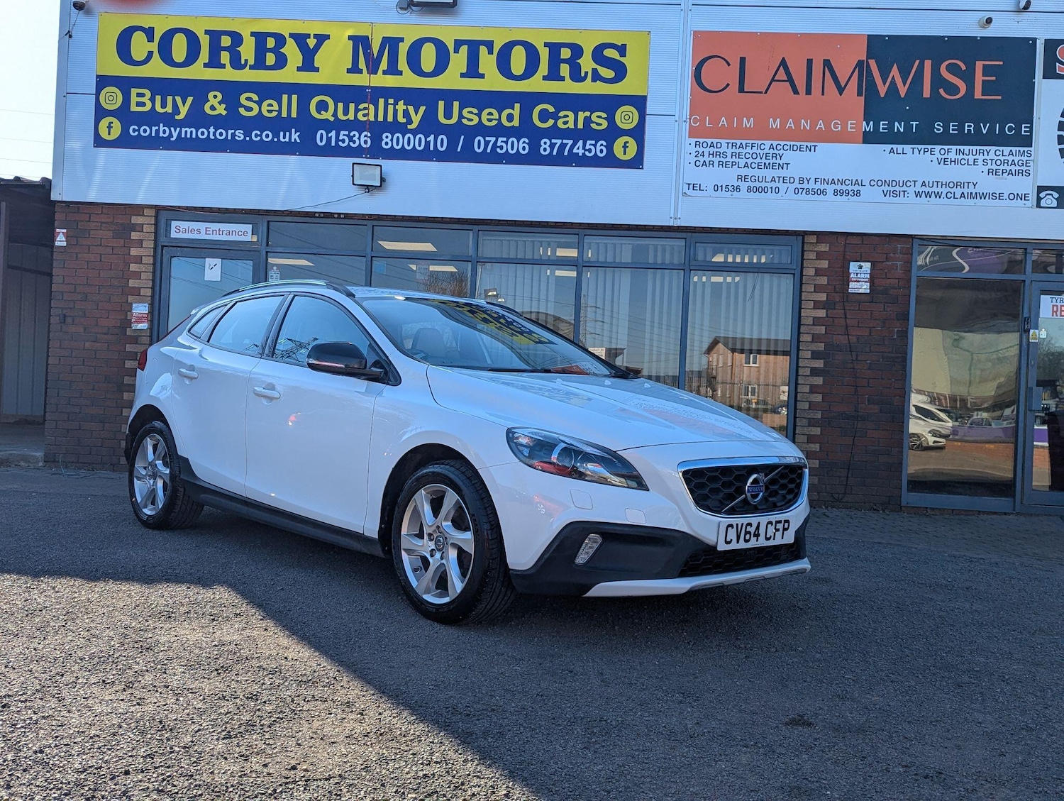 Used Volvo V40 2014 for sale - 78157025: Photo 1
