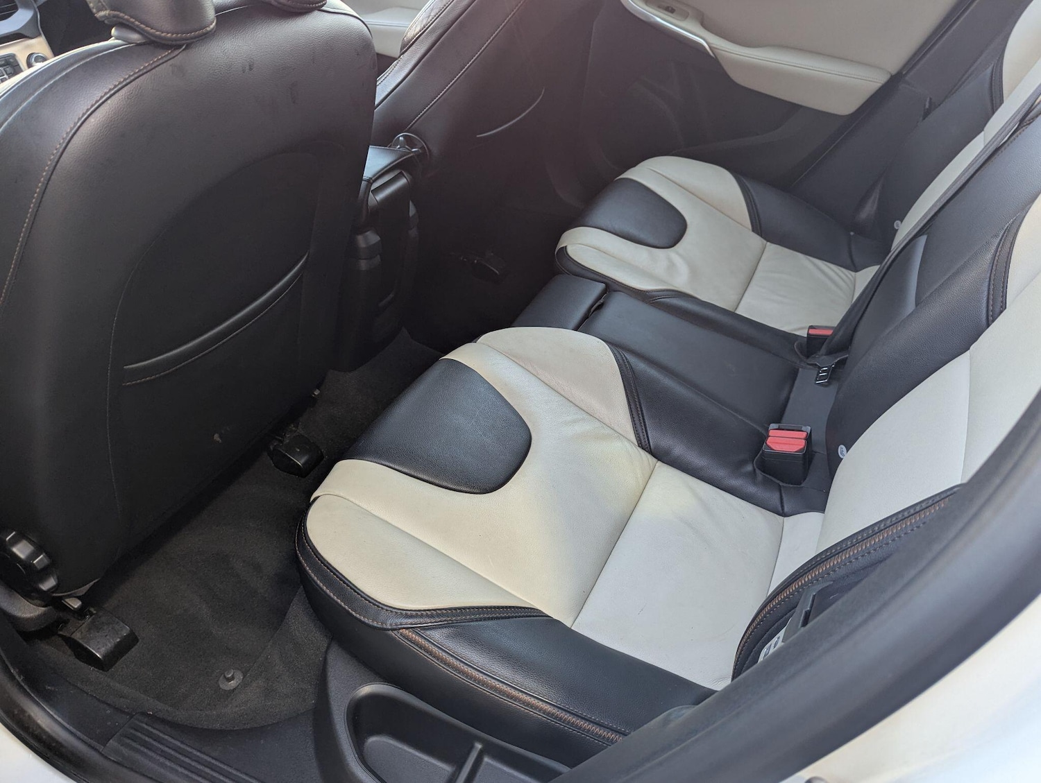 Used Volvo V40 2014 for sale - 78157025: Photo 15