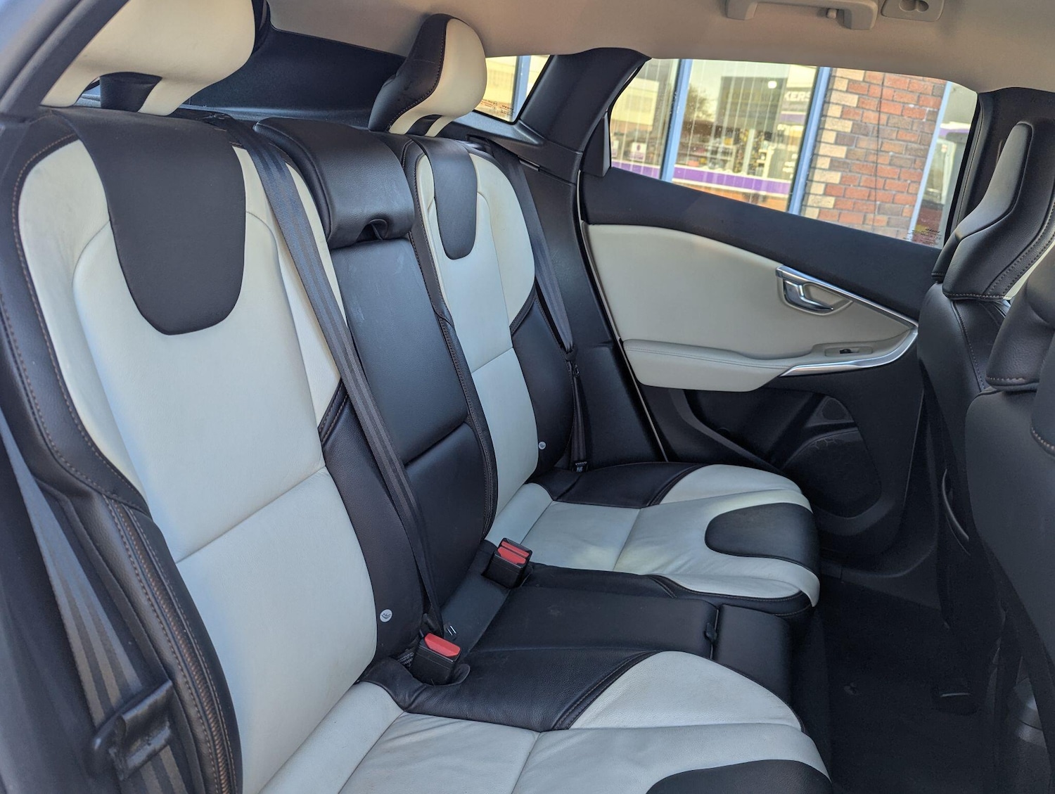 Used Volvo V40 2014 for sale - 78157025: Photo 16