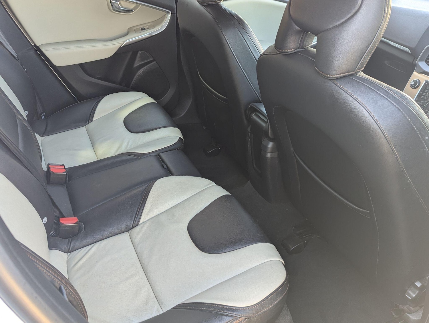 Used Volvo V40 2014 for sale - 78157025: Photo 17