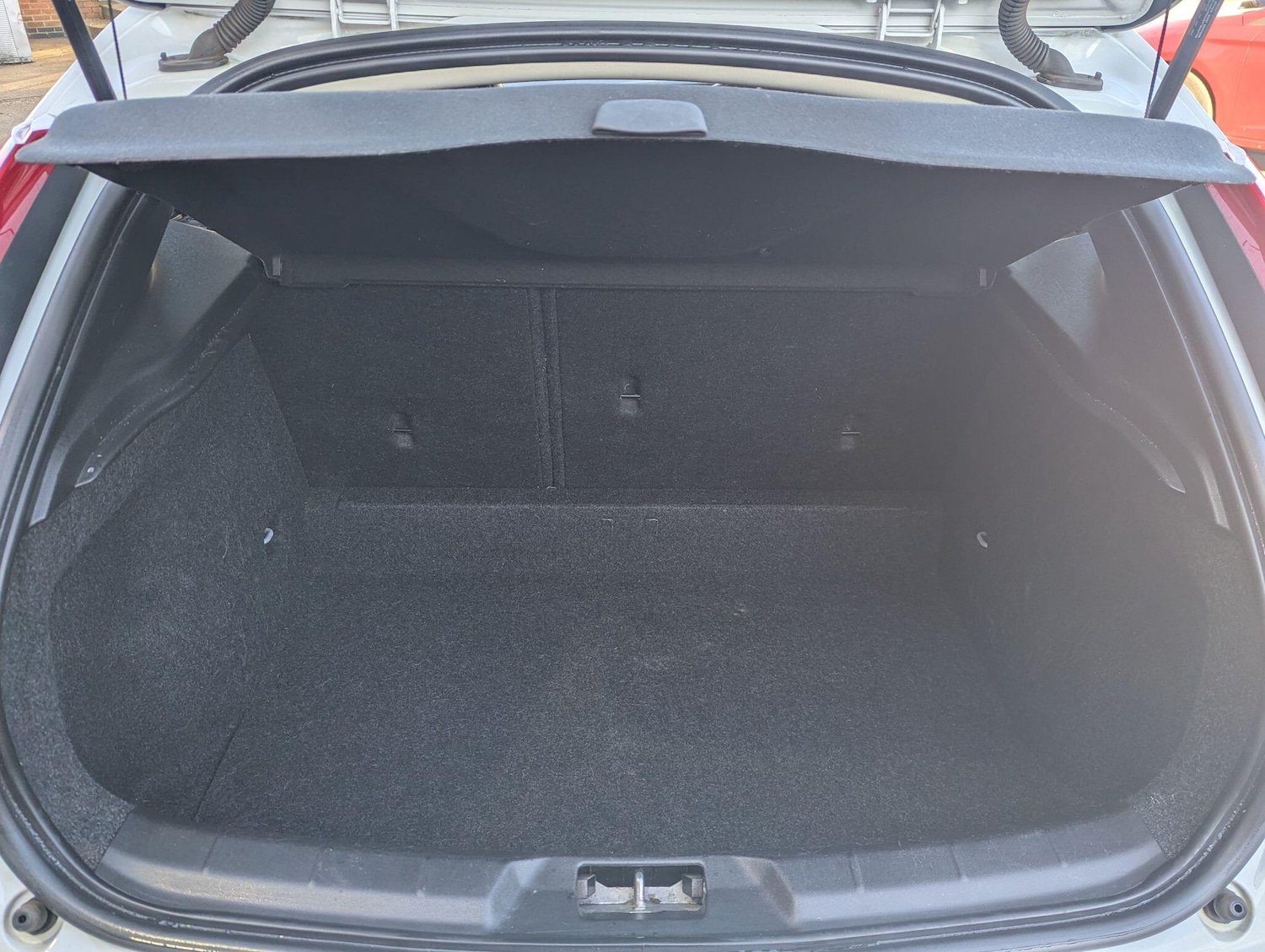 Used Volvo V40 2014 for sale - 78157025: Photo 29