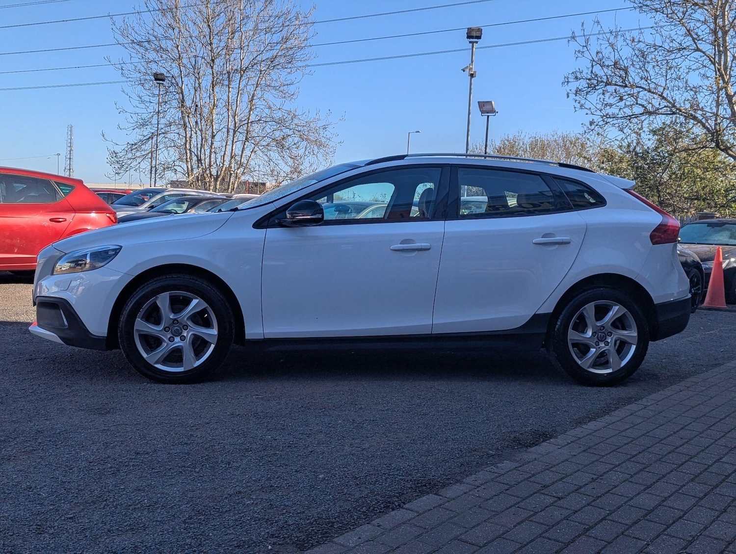 Used Volvo V40 2014 for sale - 78157025: Photo 5