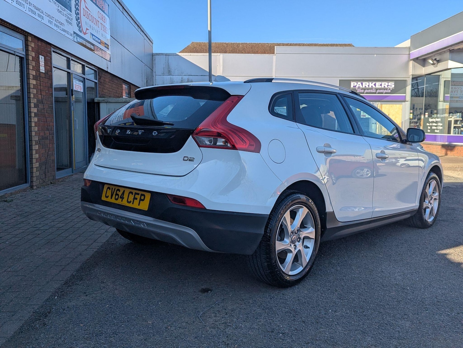 Used Volvo V40 2014 for sale - 78157025: Photo 9