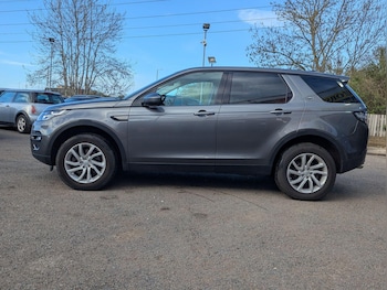 Used Land Rover Discovery Sport 2017 for sale - 78261221: Photo