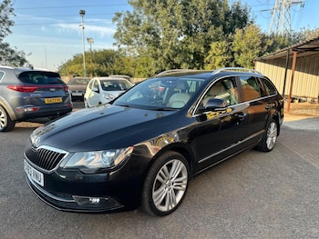 Used Skoda Superb 2014 for sale - 79256299: Photo