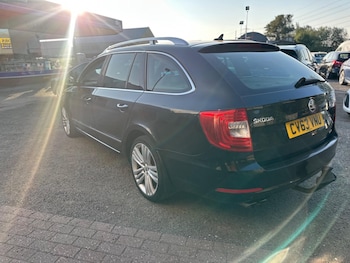 Used Skoda Superb 2014 for sale - 79256299: Photo