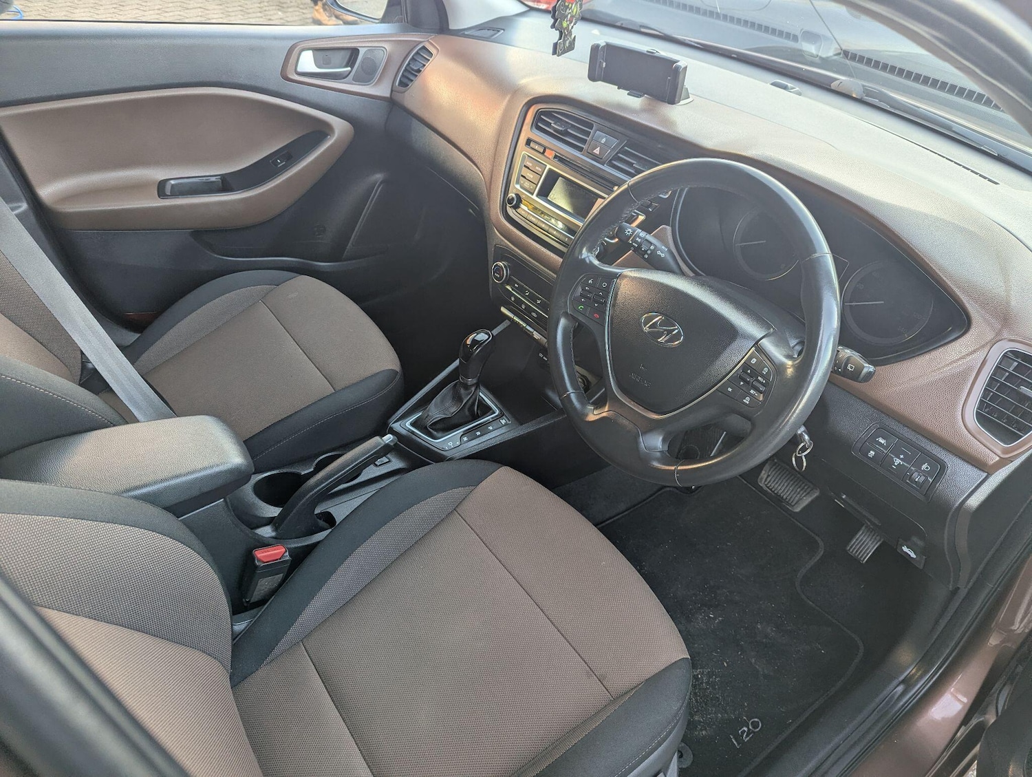 Used Hyundai i20 2015 for sale - 78074055: Photo 8