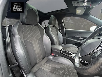 Used Peugeot 2008 2020 for sale - 76899808: Photo