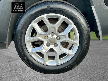 Used Jeep Renegade 2016 for sale - 76486380: Photo