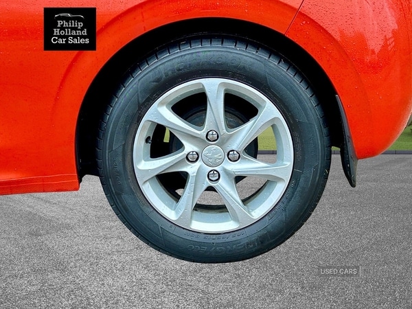 Used Peugeot 208 2015 for sale - 76856135: Photo 3