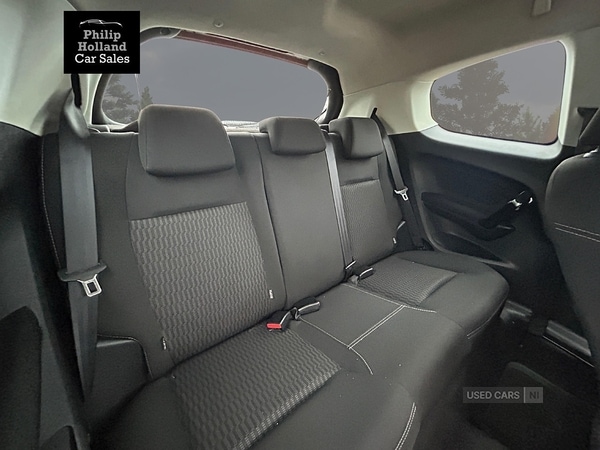 Used Peugeot 208 2015 for sale - 76856135: Photo 6