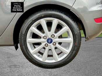 Used Ford Fiesta 2016 for sale - 77050430: Photo