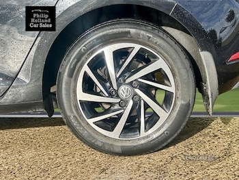 Used Volkswagen Golf 2019 for sale - 76179972: Photo
