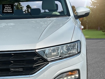 Used Volkswagen T-Roc 2020 for sale - 79249321: Photo