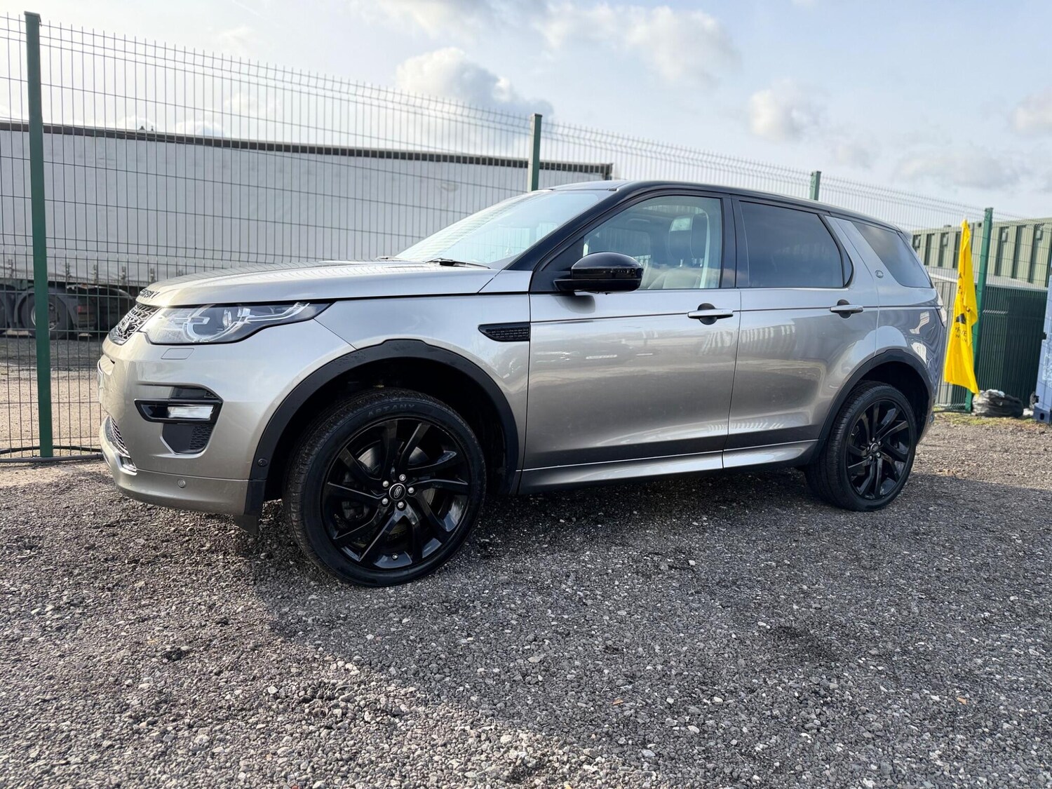 Used Land Rover Discovery Sport 2017 for sale - 77838833: Photo 25