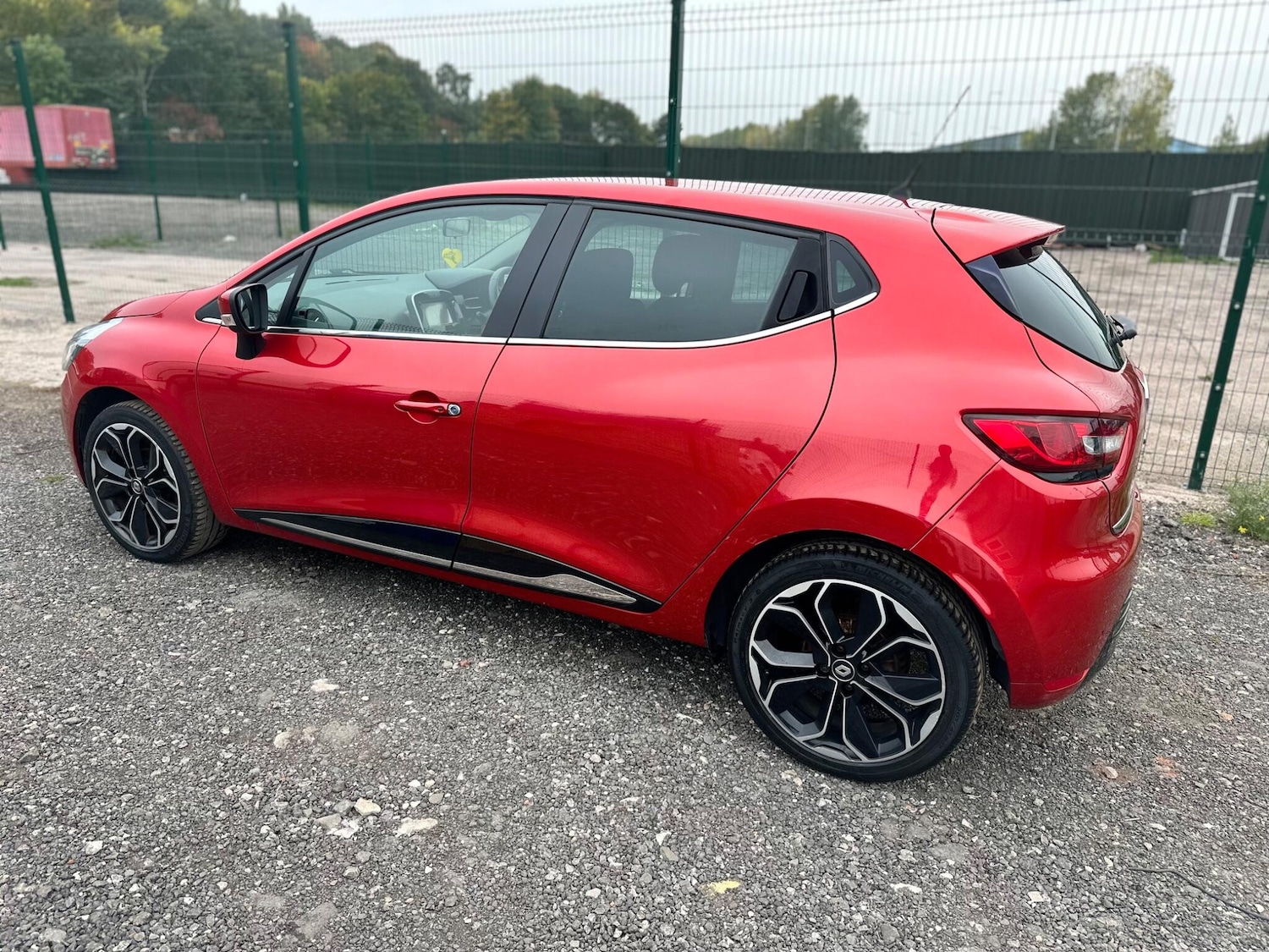 Used Renault Clio 2018 for sale - 76270586: Photo 19