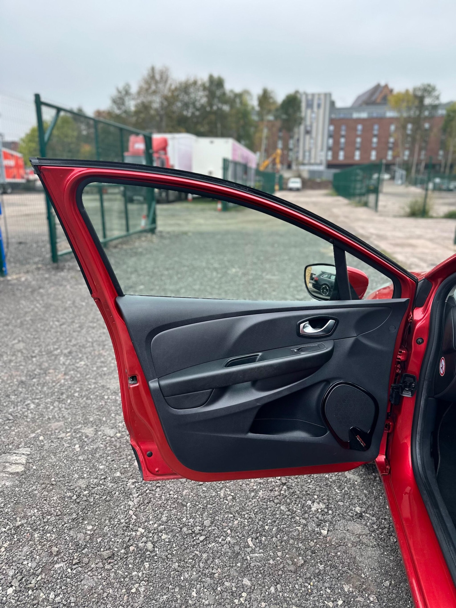 Used Renault Clio 2018 for sale - 76270586: Photo 33