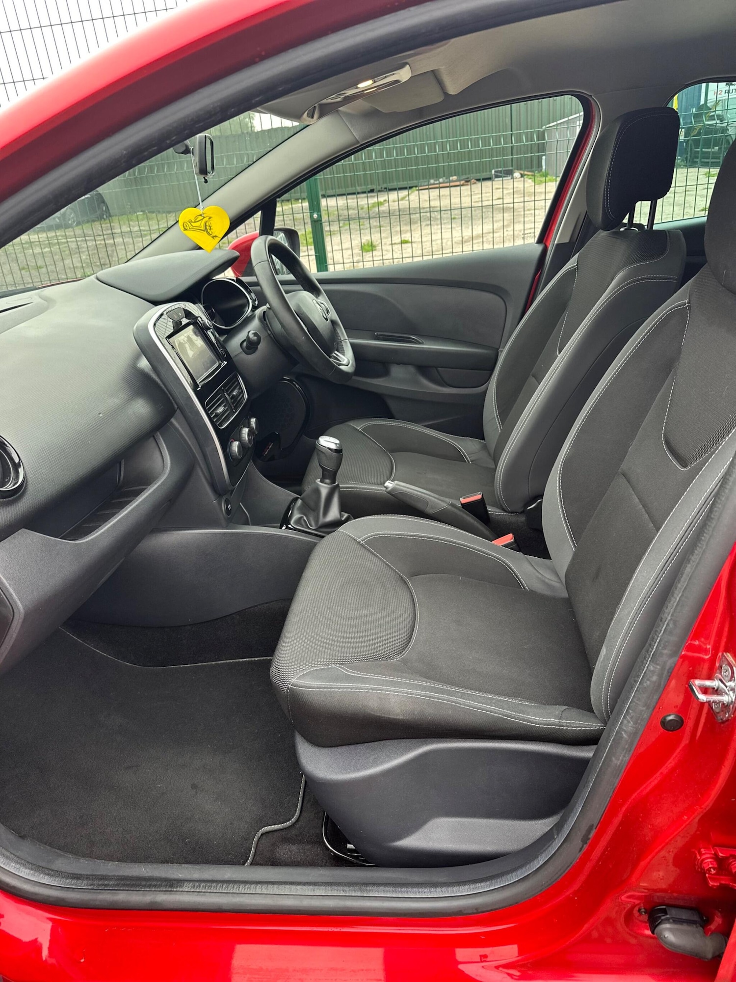 Used Renault Clio 2018 for sale - 76270586: Photo 34