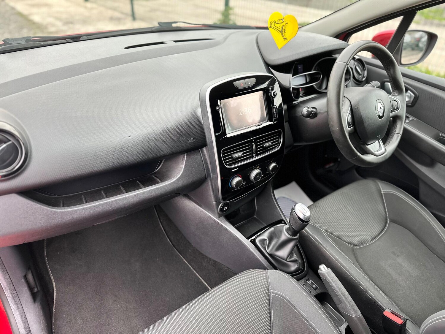 Used Renault Clio 2018 for sale - 76270586: Photo 35