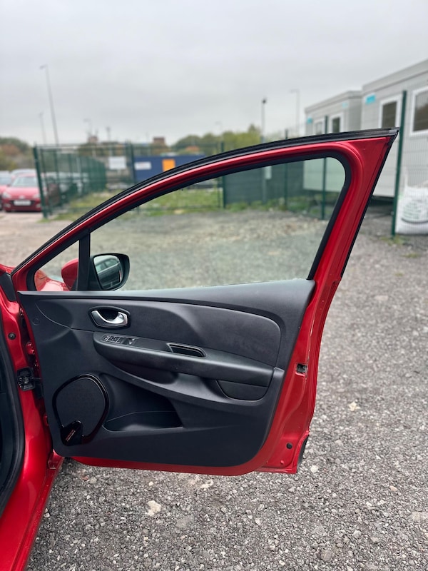 Used Renault Clio 2018 for sale - 76270586: Photo 41